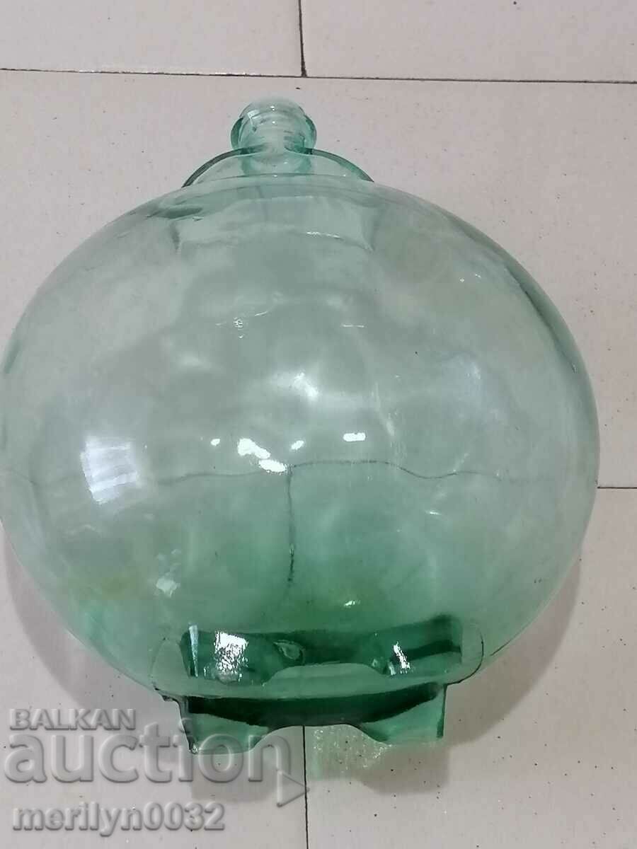 Delivery of An old glass beaker Delivery of An old glass beaker