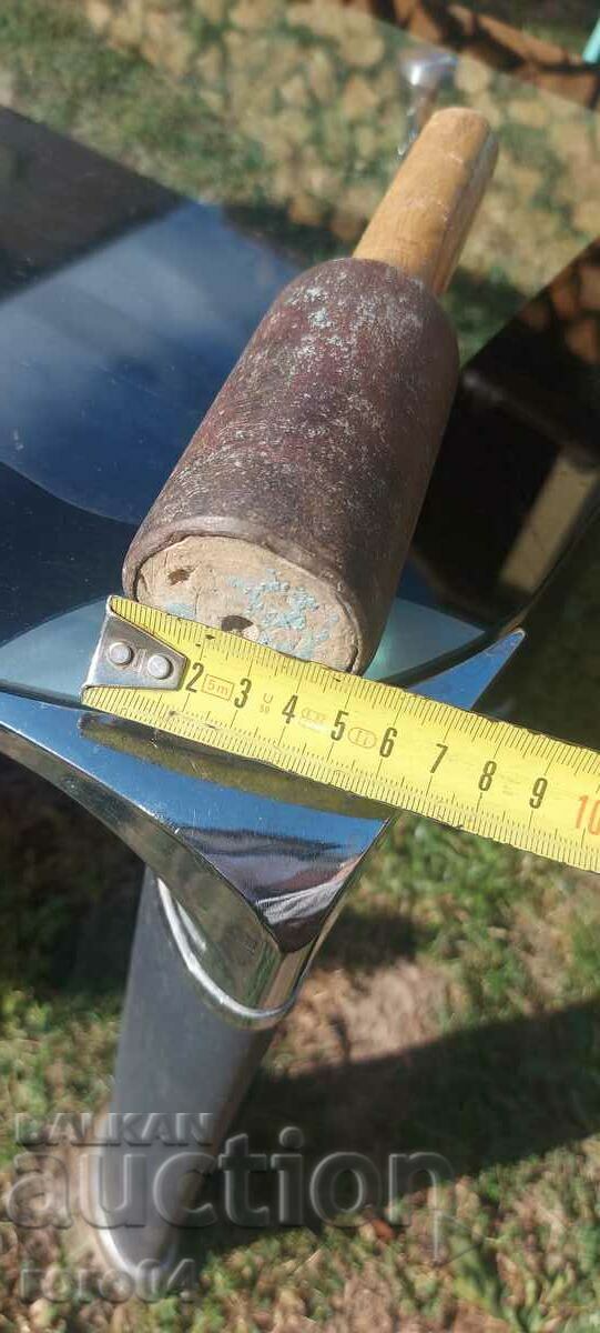 Auction THE GRENADE Auction THE GRENADE