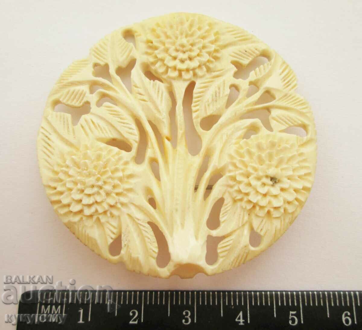 Old floral women's bone brooch handmade with price 40.00 BGN | € 20.45 Old floral women's bone brooch handmade with price 40.00 BGN | € 20.45
