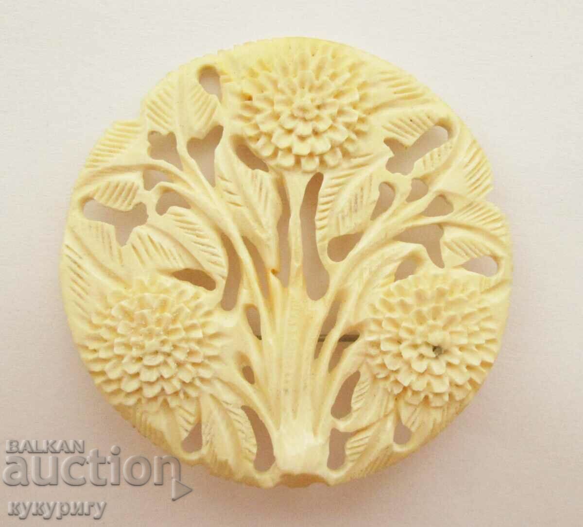 Broșă din os de damă veche florală realizată manual