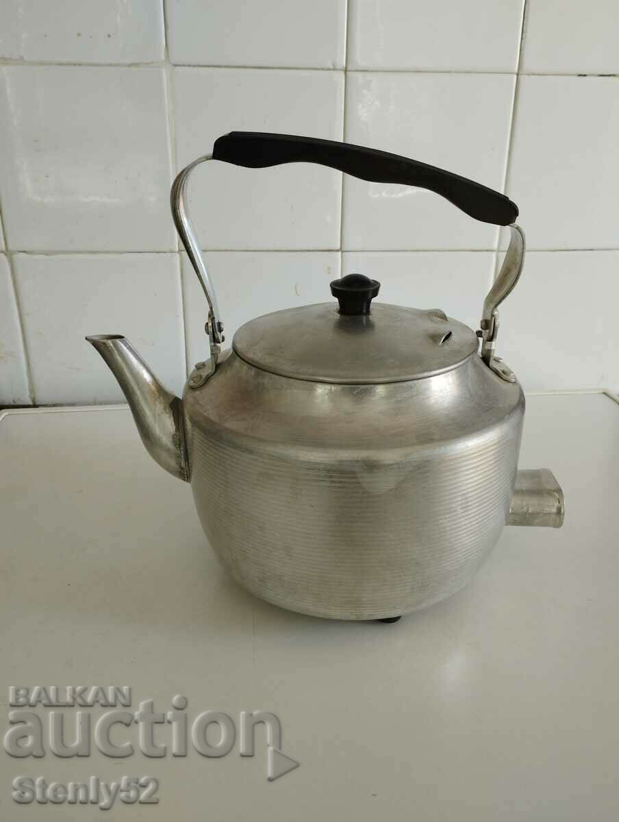 Russian aluminum electric kettle - does not heat rheotan.