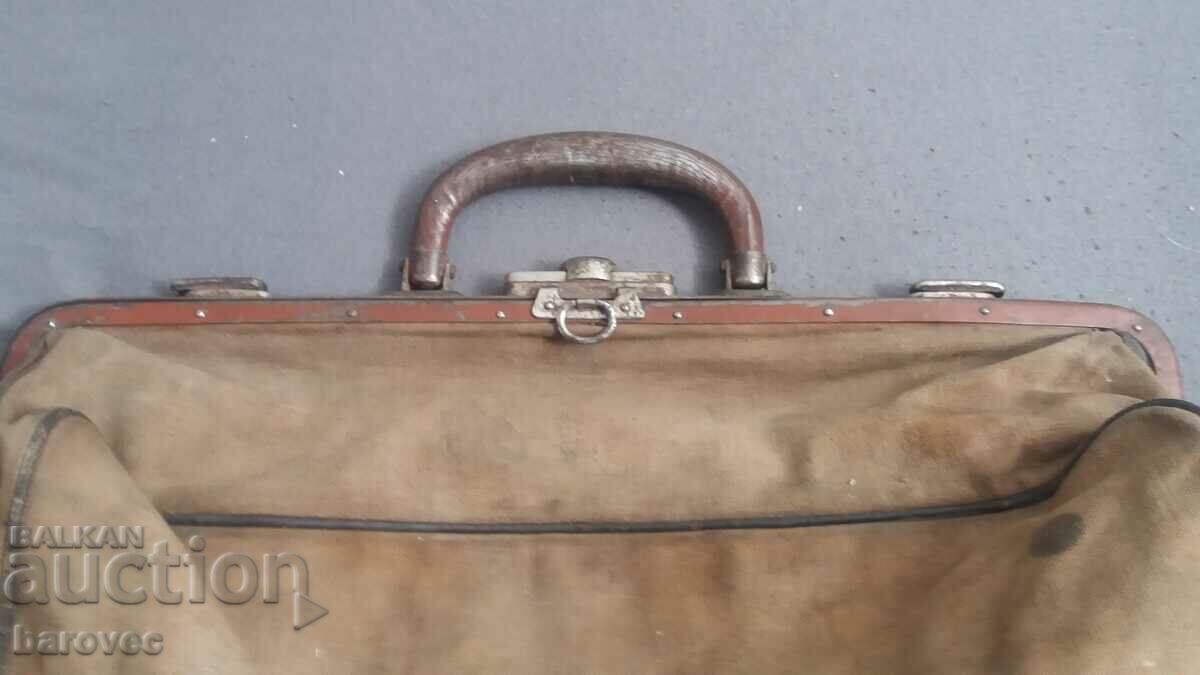 Παλιά πάνινη τσάντα με τιμή 26.99 BGN | € 13.80