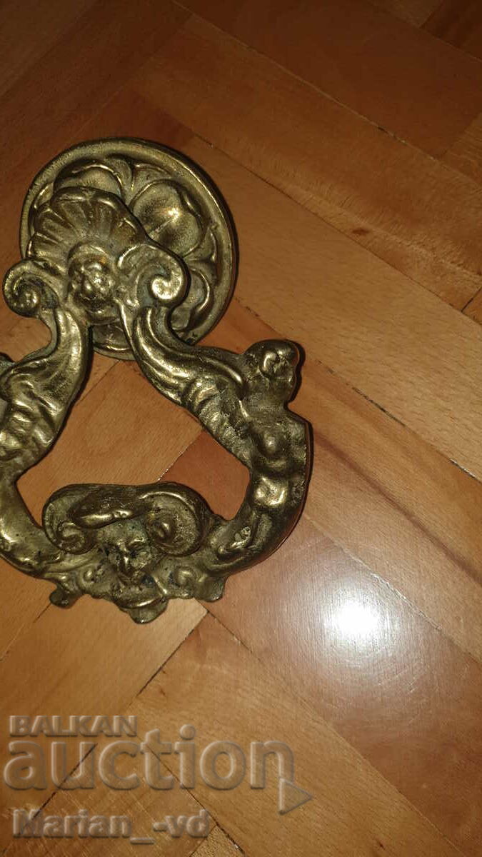 Auction Solid, bronze neck clapper Auction Solid, bronze neck clapper
