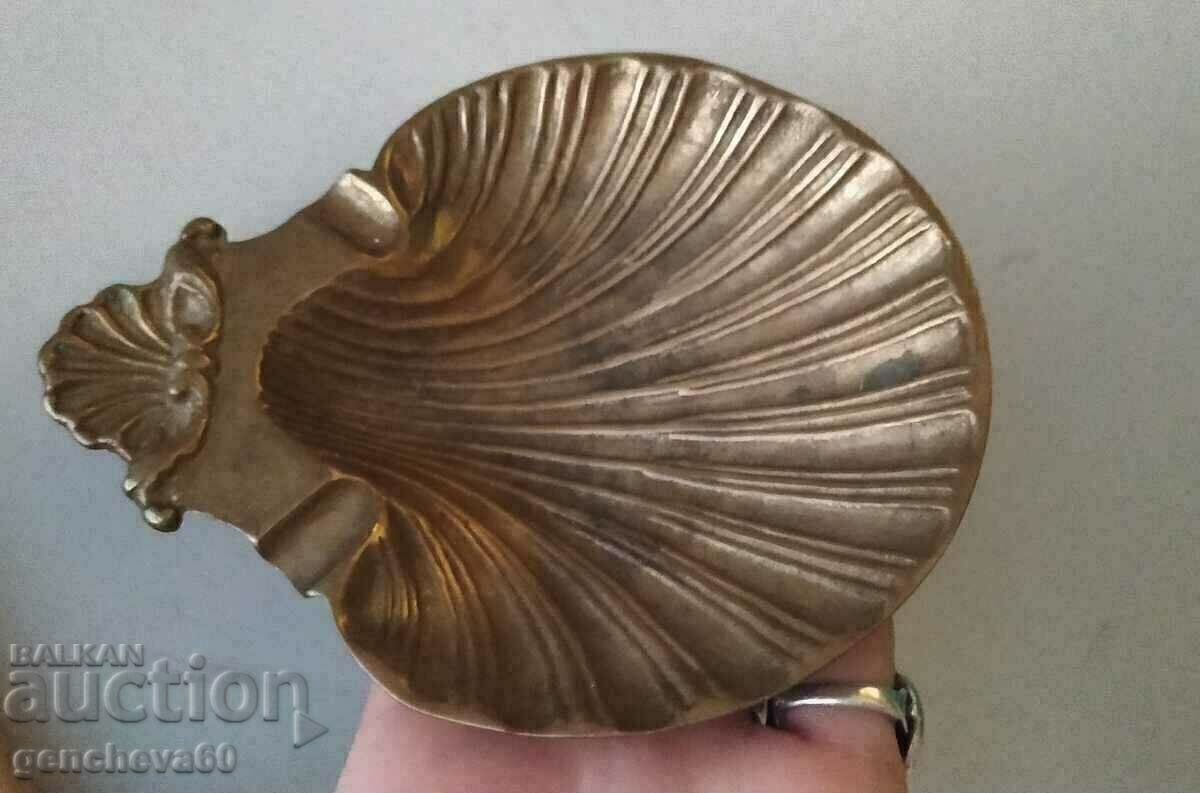 Vintage brass seashell ashtray - 7 Vintage brass seashell ashtray - 7