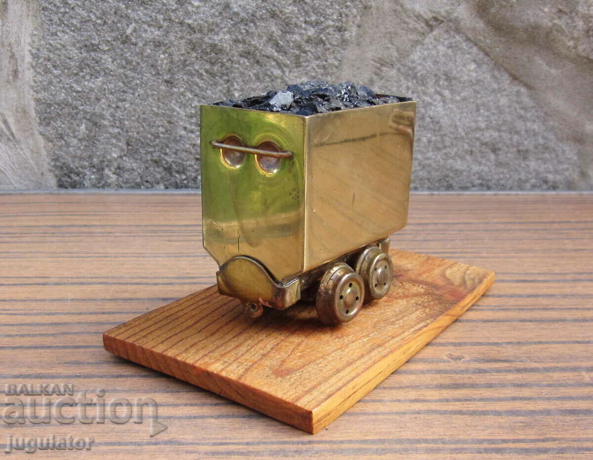 Auction  old diorama miner's wagon miner's wagon with coal