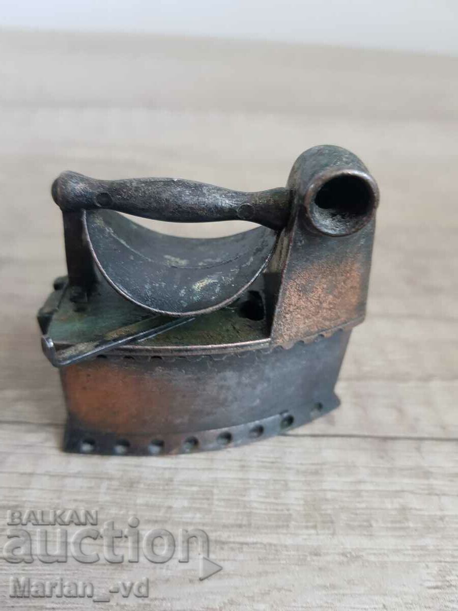 Colectionari ascutitoare din metal cu preț 20.00 BGN | € 10.23 Colectionari ascutitoare din metal cu preț 20.00 BGN | € 10.23