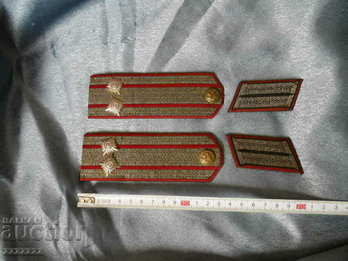 Пагони с петлици  - 1 с цена 40.00 лв. | € 20.45