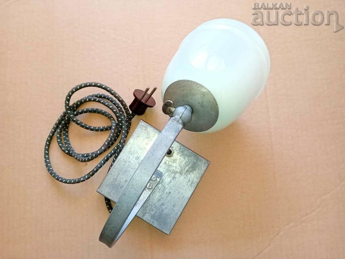 retro wall lamp solid working 40s 50s with price 61.00 BGN | € 31.19 retro wall lamp solid working 40s 50s with price 61.00 BGN | € 31.19