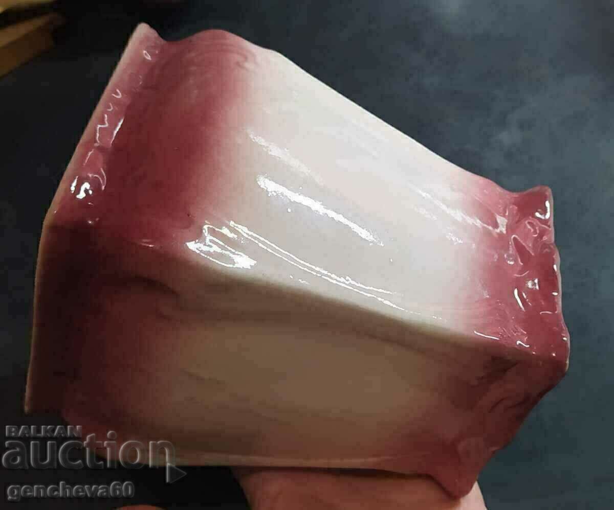 Delivery of Retro planter made of white glazed ceramic Delivery of Retro planter made of white glazed ceramic