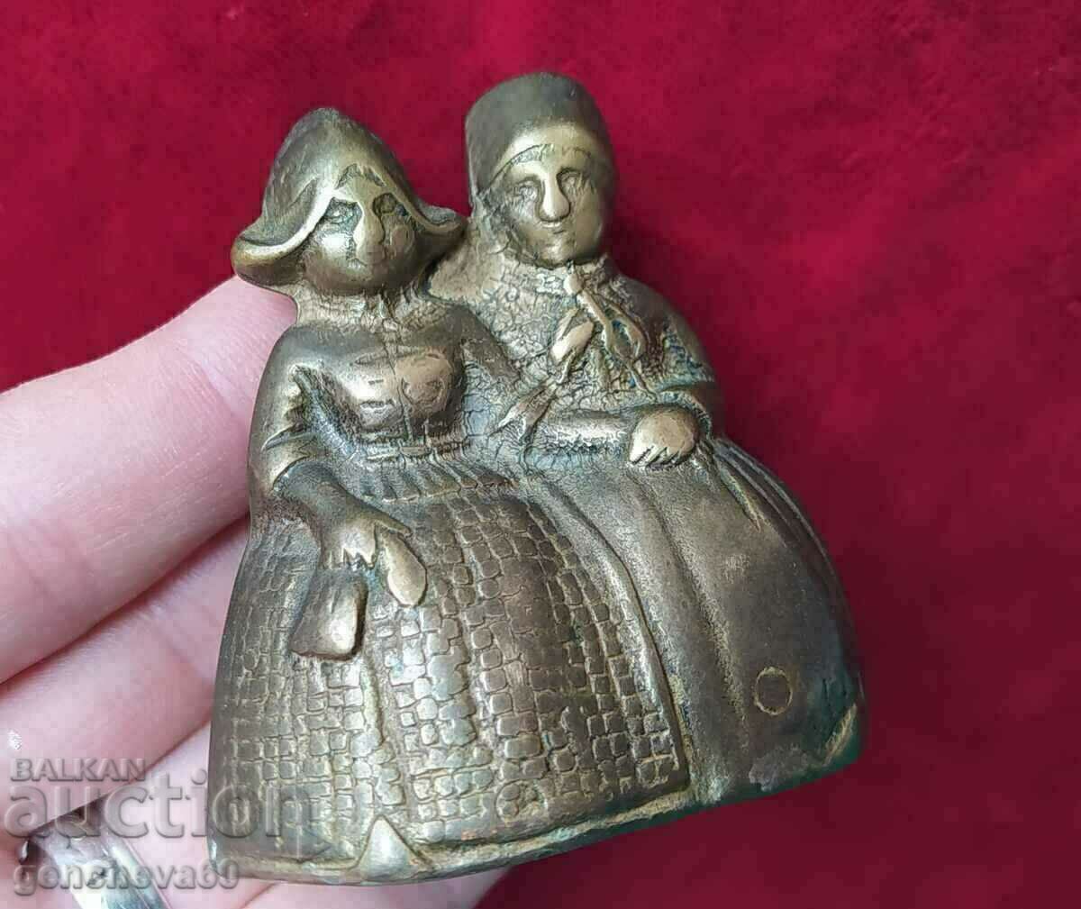 A rare vintage pair of collectible brass bells - 7