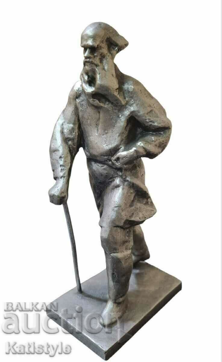 Лев Толстой скулптора