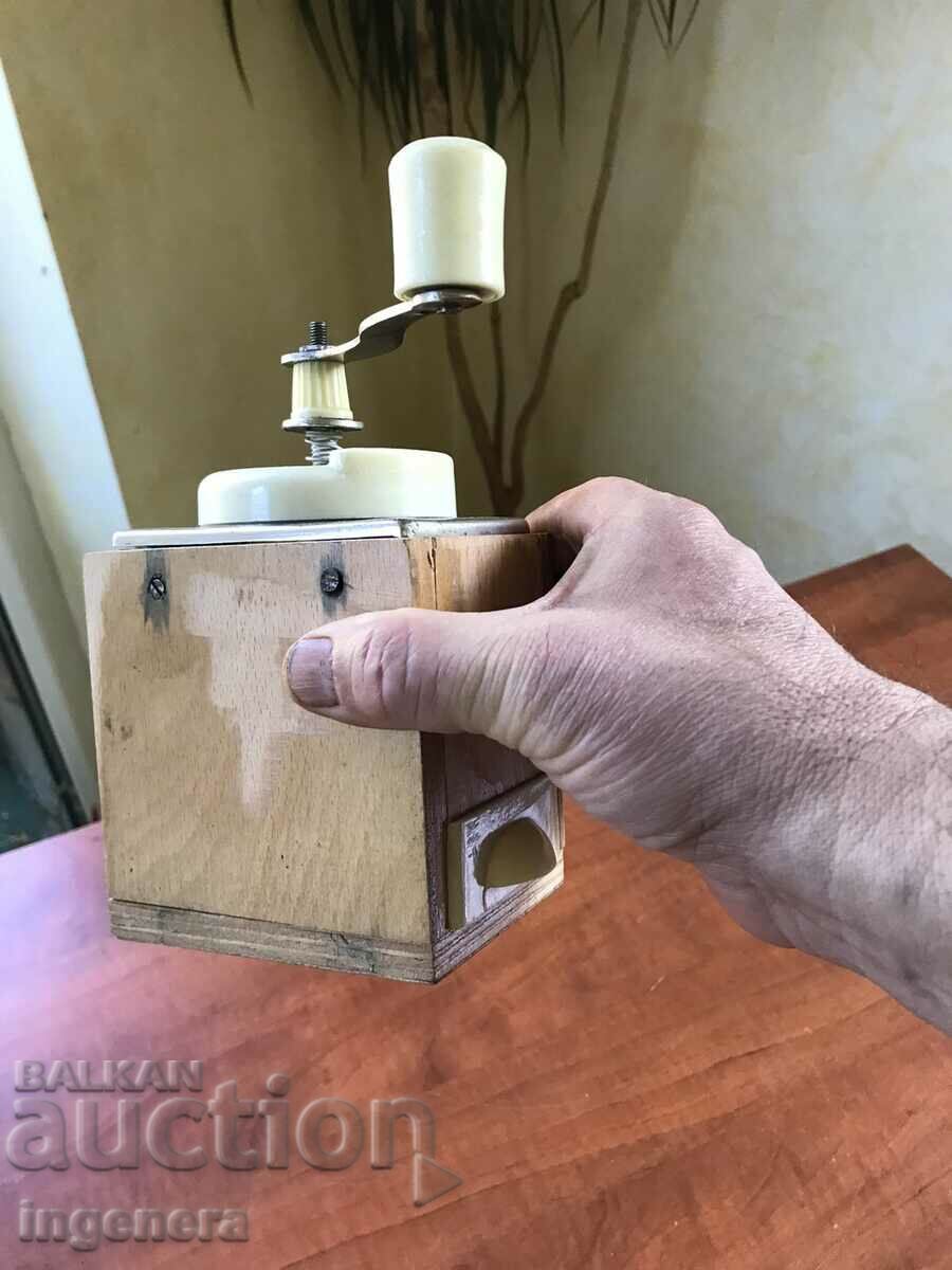 Delivery of GRINDER GRINDER FOR SPICES, COFFEE HERBS AND MORE Delivery of GRINDER GRINDER FOR SPICES, COFFEE HERBS AND MORE