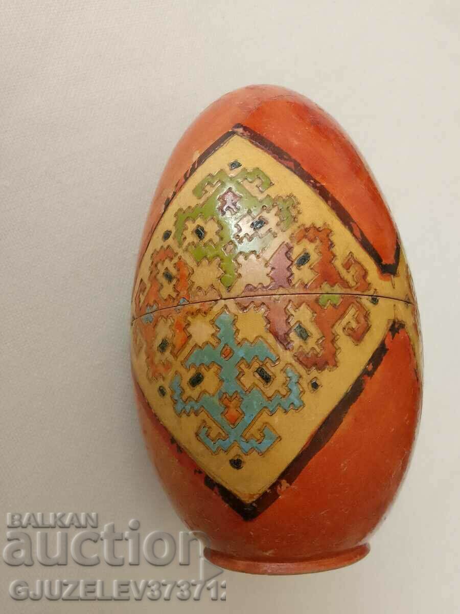 Ξύλινο ρωσικό αυγό του 19ου αιώνα ζωγραφισμένο στο χέρι