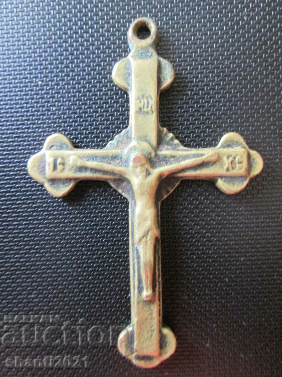 Old bronze Christian cross, 5.5 cm. Patina