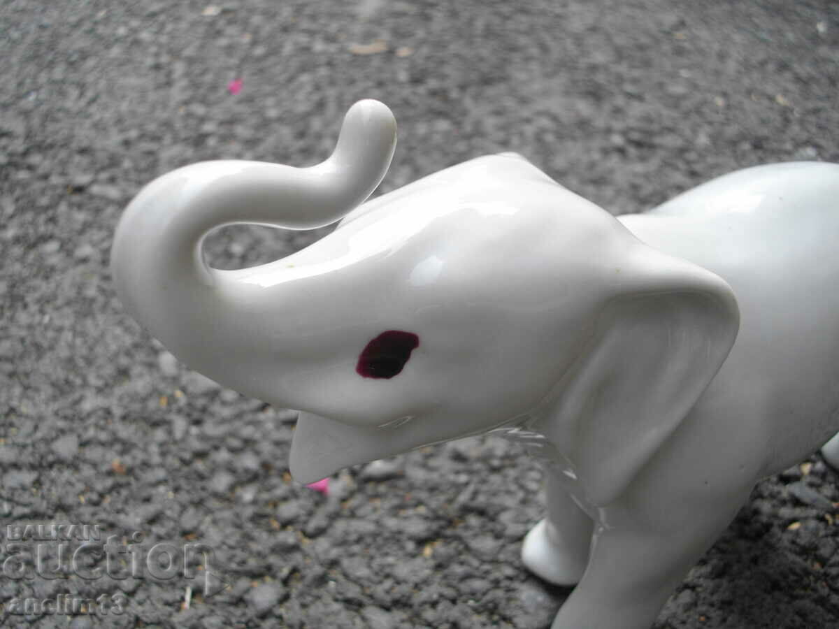 OLD PORCELAIN ELEPHANT FIGURE with price 50.00 BGN | € 25.56 OLD PORCELAIN ELEPHANT FIGURE with price 50.00 BGN | € 25.56