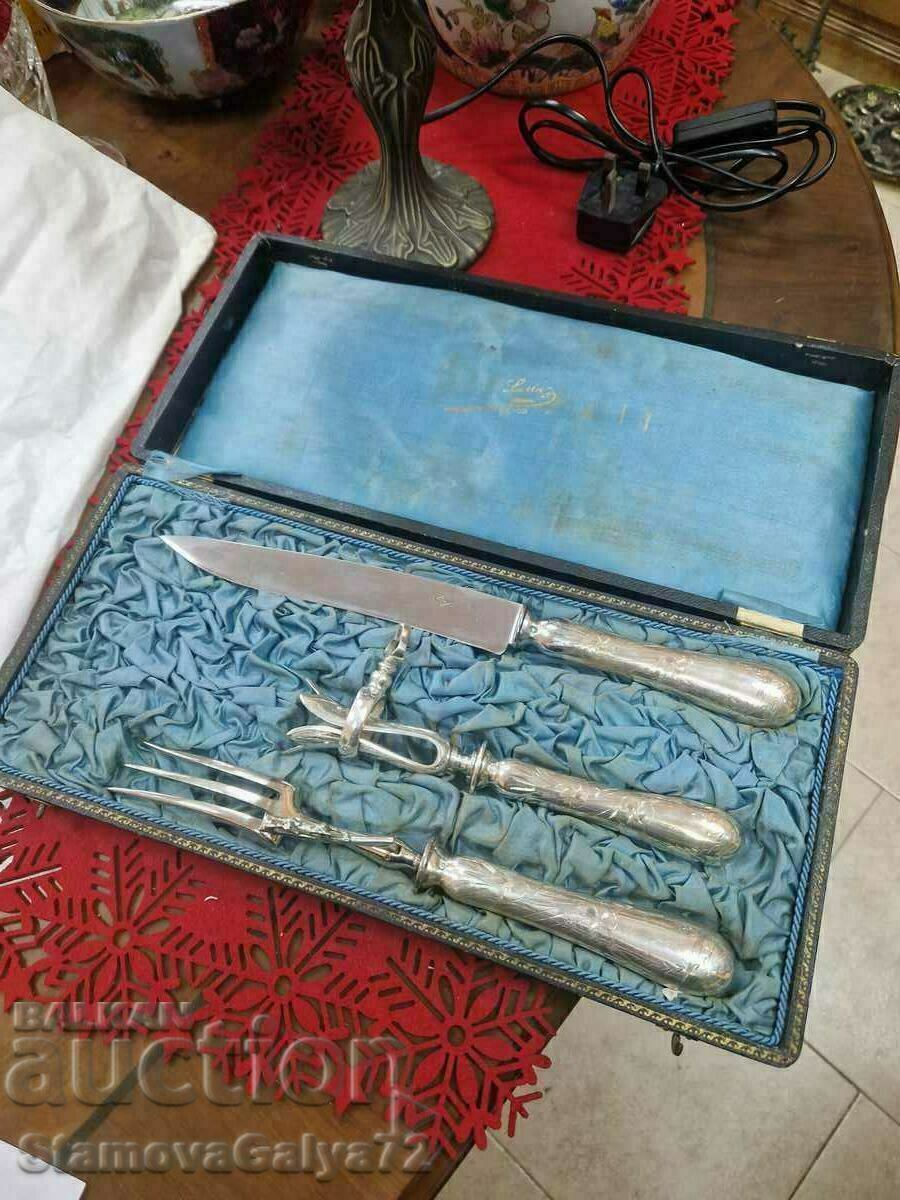 Un excelent set de sufragerie francez antic