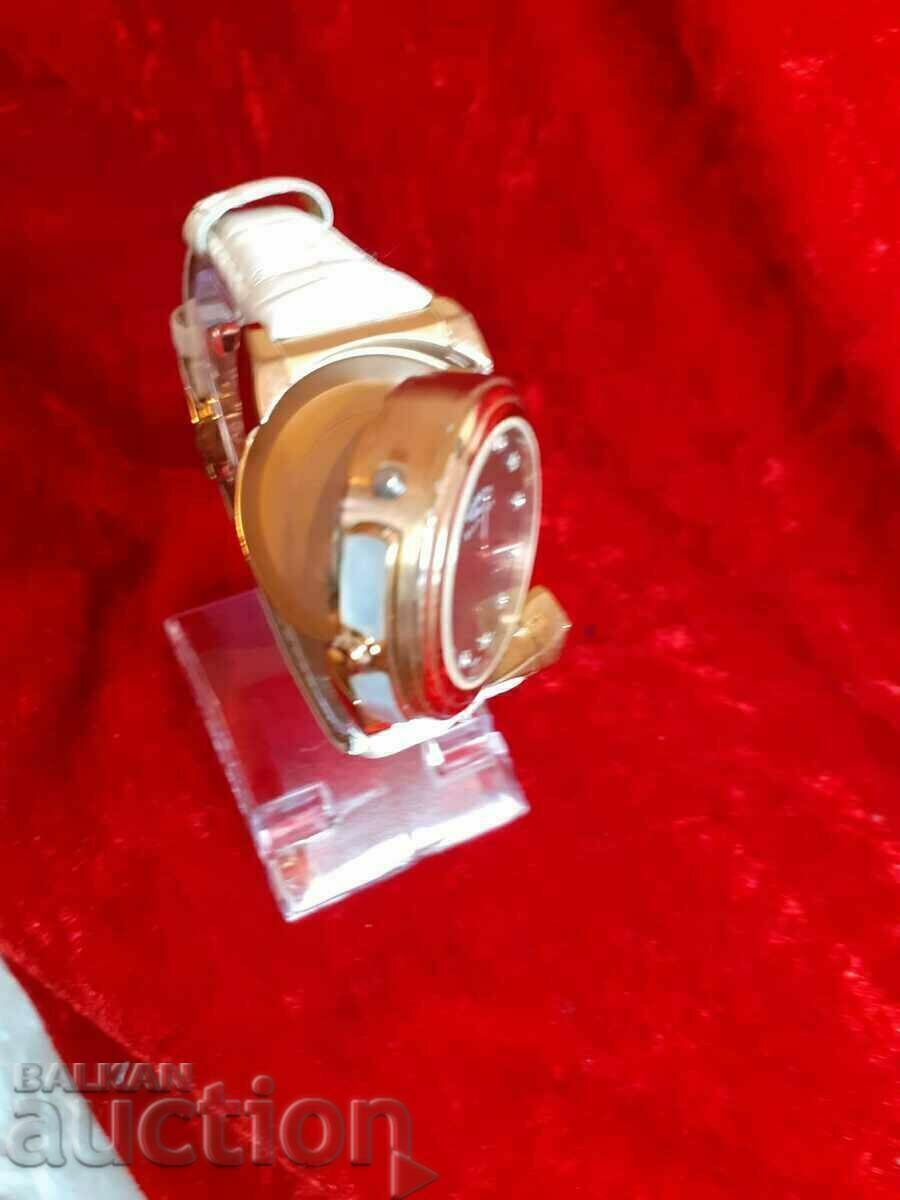 Аукцион Часовник с 2 лица и Сваровски кристали - Лимитирана серия Аукцион Часовник с 2 лица и Сваровски кристали - Лимитирана серия