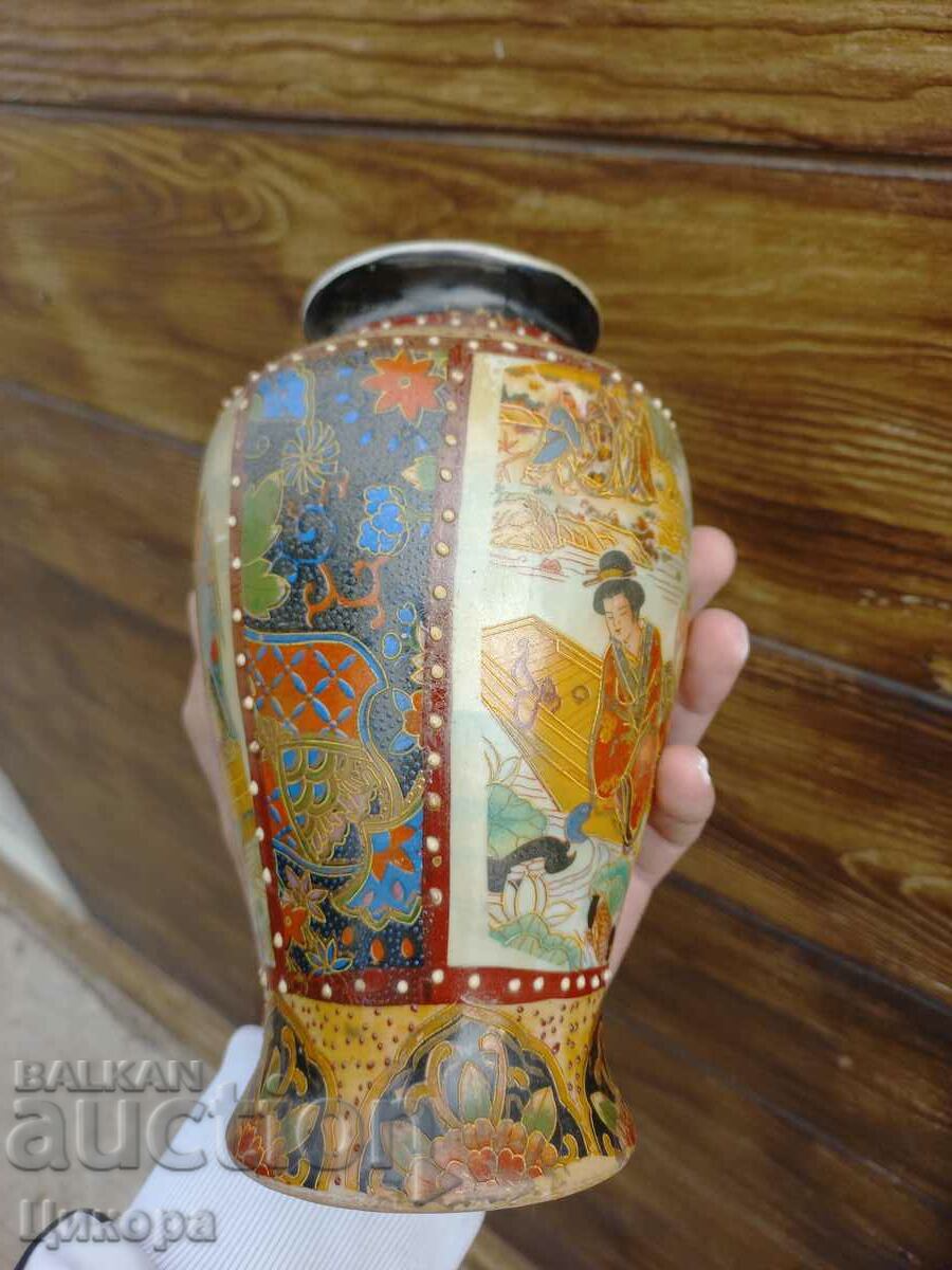 JAPANESE SATSUMA PORCELAIN VASE with price 200.00 BGN | € 102.26 JAPANESE SATSUMA PORCELAIN VASE with price 200.00 BGN | € 102.26