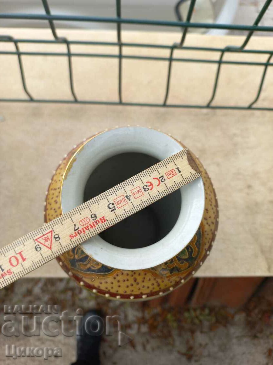 Delivery of JAPANESE SATSUMA PORCELAIN VASE Delivery of JAPANESE SATSUMA PORCELAIN VASE