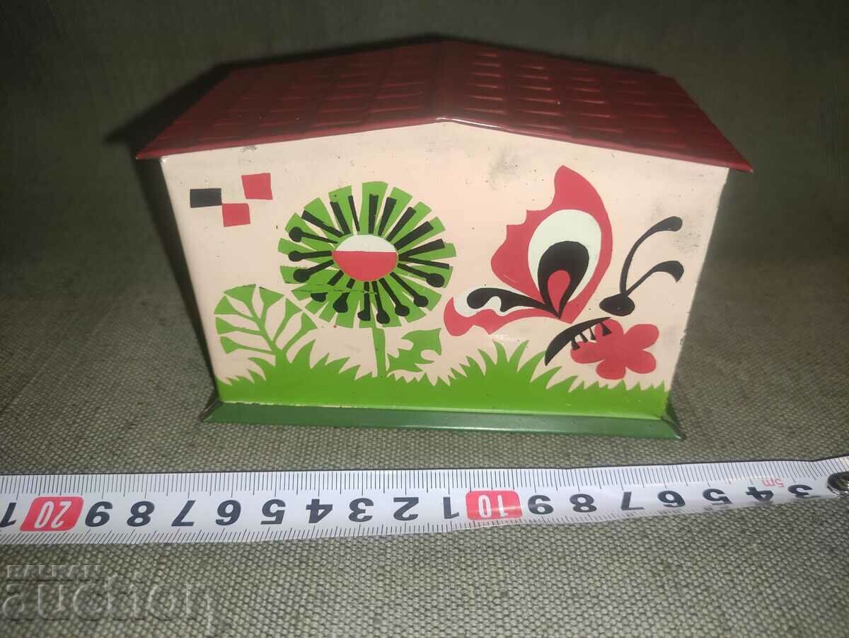 Auction Tinplate toy box Auction Tinplate toy box
