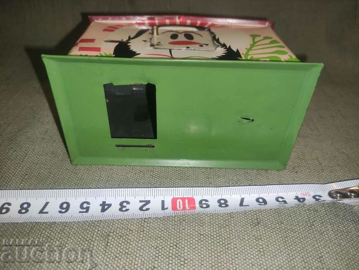 Delivery of Tinplate toy box Delivery of Tinplate toy box