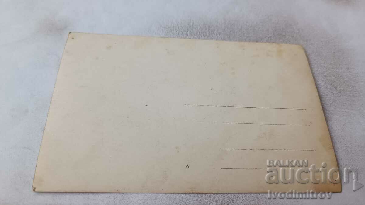 Photo Young man and young woman on stairs with price 1.35 BGN | € 0.69 Photo Young man and young woman on stairs with price 1.35 BGN | € 0.69