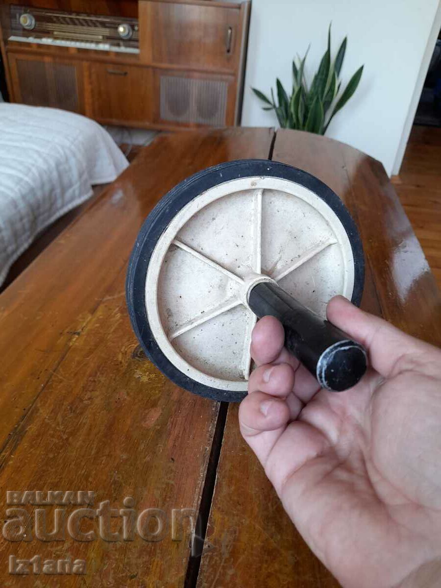 Echipament vechi de gimnastică cu preț 30.00 BGN | € 15.34 Echipament vechi de gimnastică cu preț 30.00 BGN | € 15.34