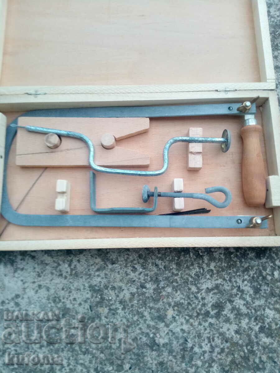 Auction Carving bow set Auction Carving bow set