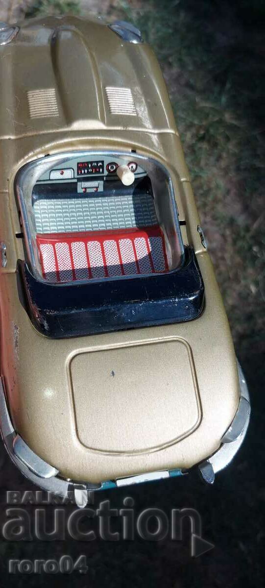 LARGE OLD SHEET METAL CONVERTIBLE - LIPSY - 6 LARGE OLD SHEET METAL CONVERTIBLE - LIPSY - 6