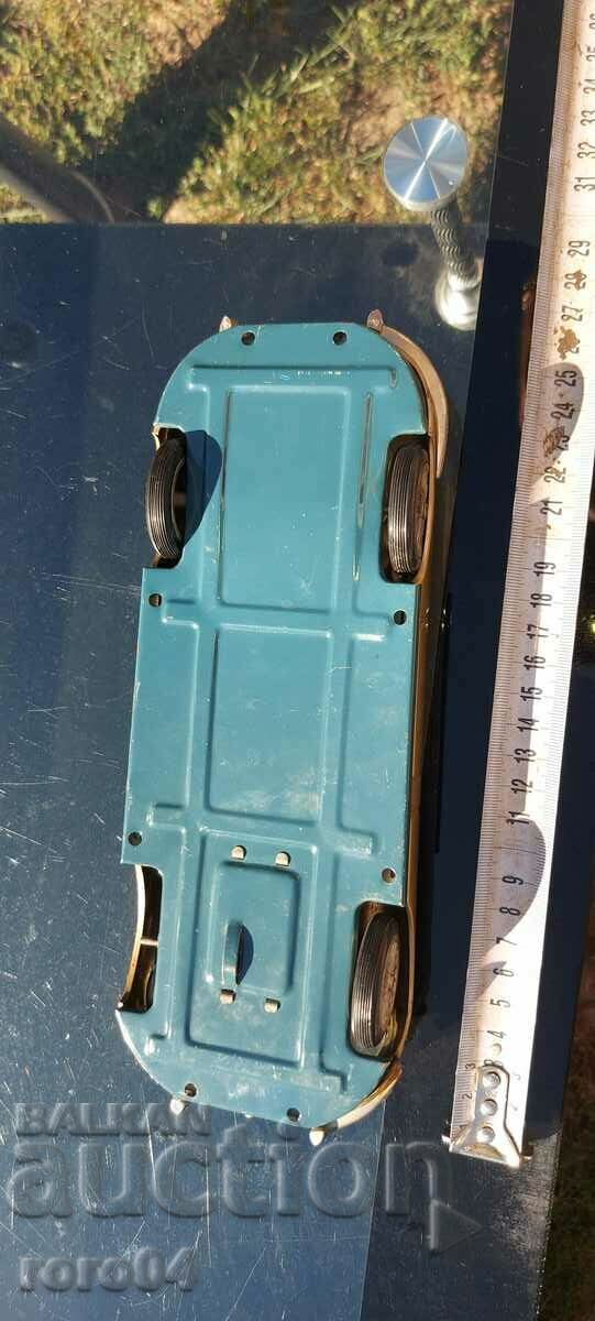 LARGE OLD SHEET METAL CONVERTIBLE - LIPSY - 7 LARGE OLD SHEET METAL CONVERTIBLE - LIPSY - 7