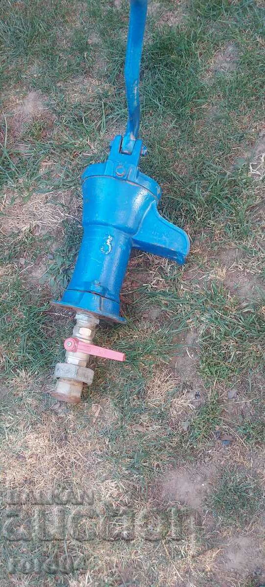 Auction GARDEN PUMP - LEVER - FAUCET Auction GARDEN PUMP - LEVER - FAUCET