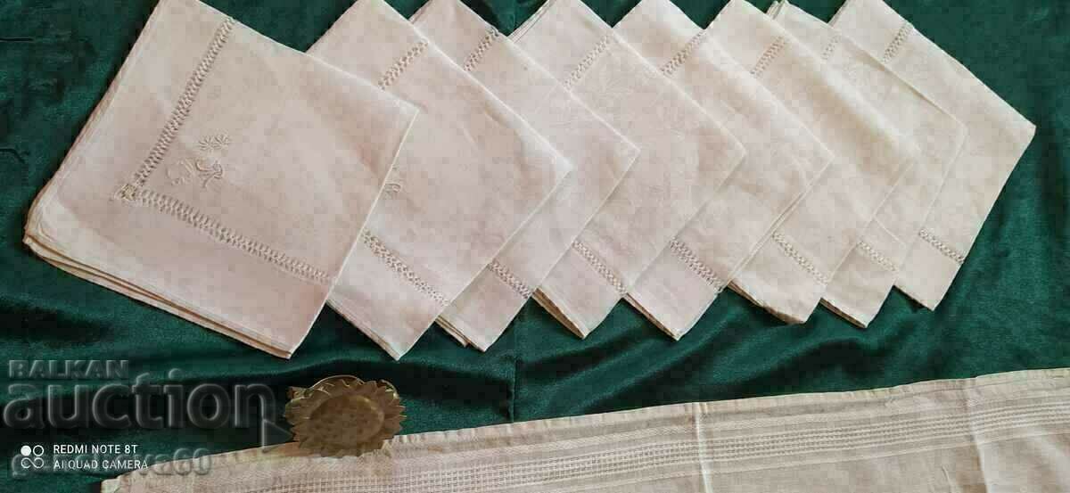 Coperta, broderie manuala si 8 servetele, in, initiale - 5 Coperta, broderie manuala si 8 servetele, in, initiale - 5