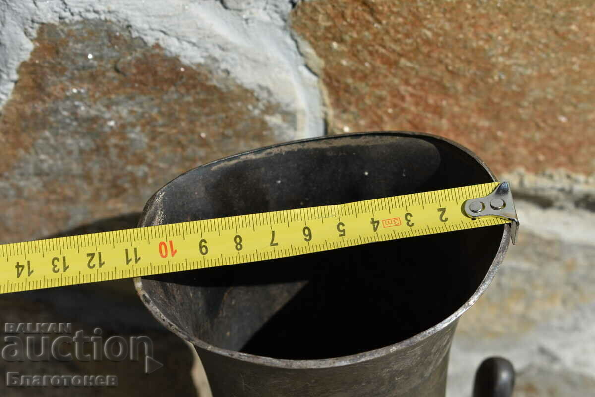 A silver renaissance vessel - 5 A silver renaissance vessel - 5