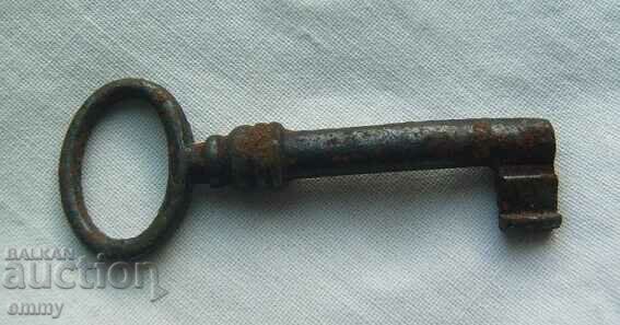 Old key 5.5 cm with price 4.00 BGN | € 2.05 Old key 5.5 cm with price 4.00 BGN | € 2.05
