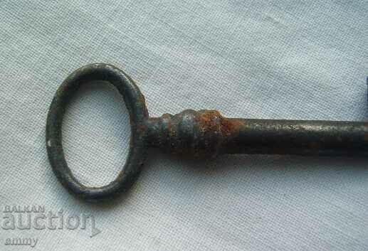 Auction Old key 5.5 cm Auction Old key 5.5 cm