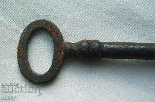 Auction  Old key 6 cm