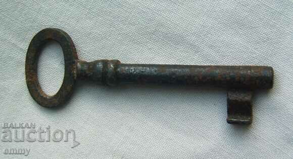 Old key 6 cm