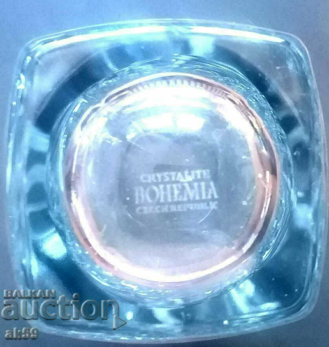 Delivery of Crystal vase - "Bohemia" - Czech Republic. Delivery of Crystal vase - "Bohemia" - Czech Republic.