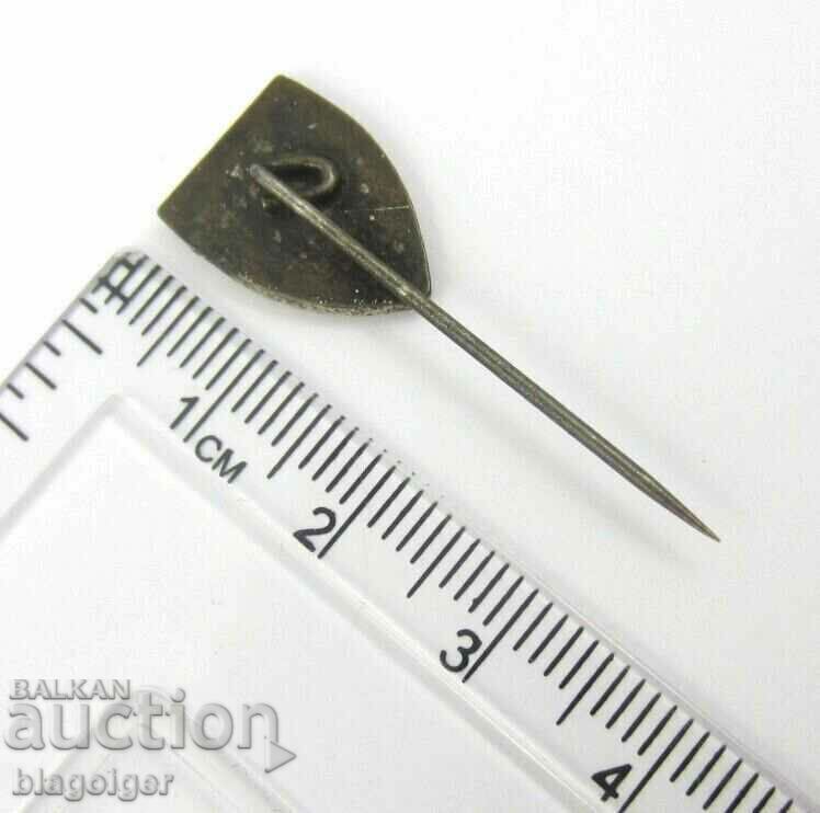 Hallescher FC -Germany-(Hallescher FC)-Old football badge with price 9.99 BGN | € 5.11