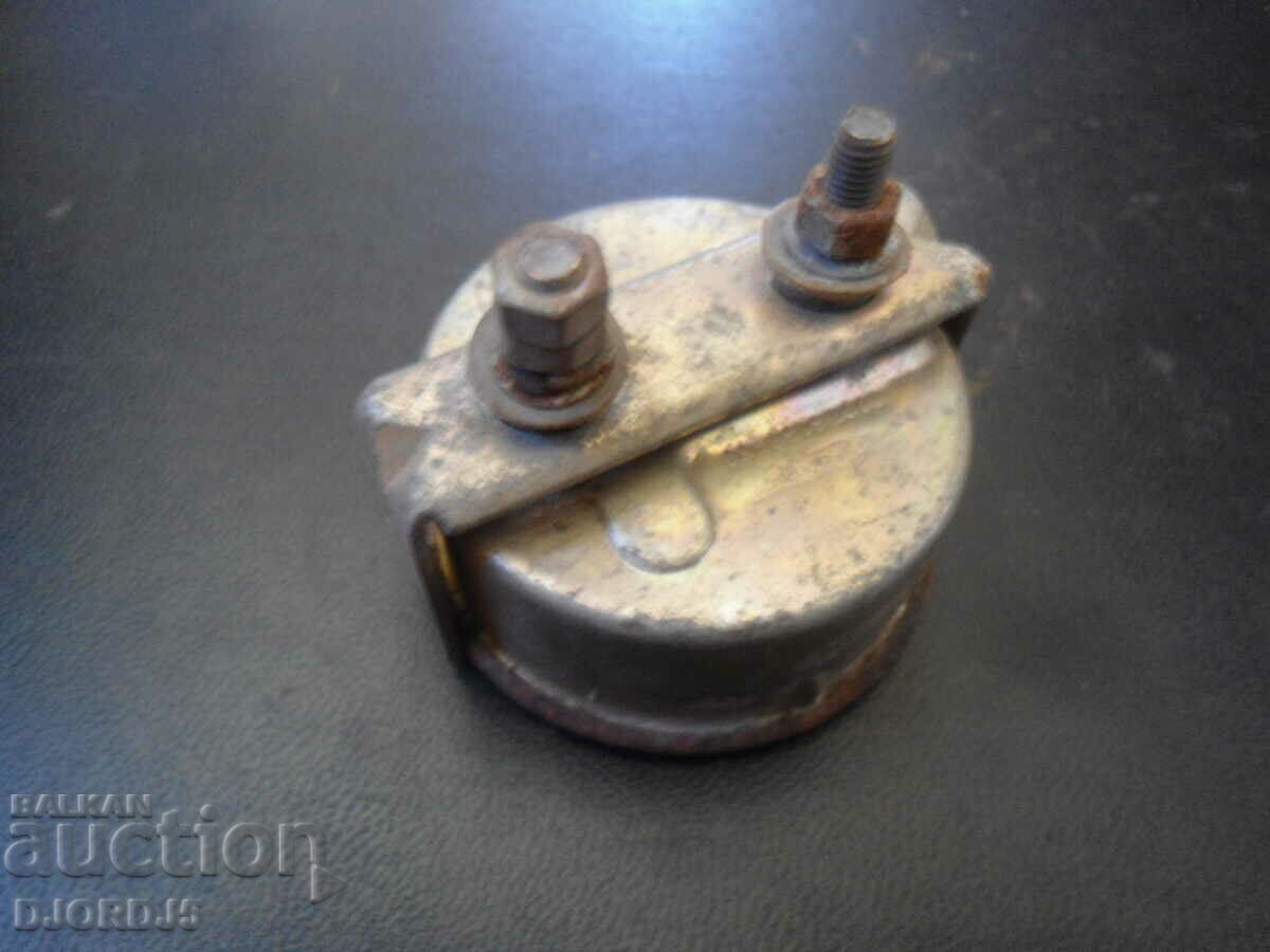 Old measuring device with price 2.00 BGN | € 1.02 Old measuring device with price 2.00 BGN | € 1.02