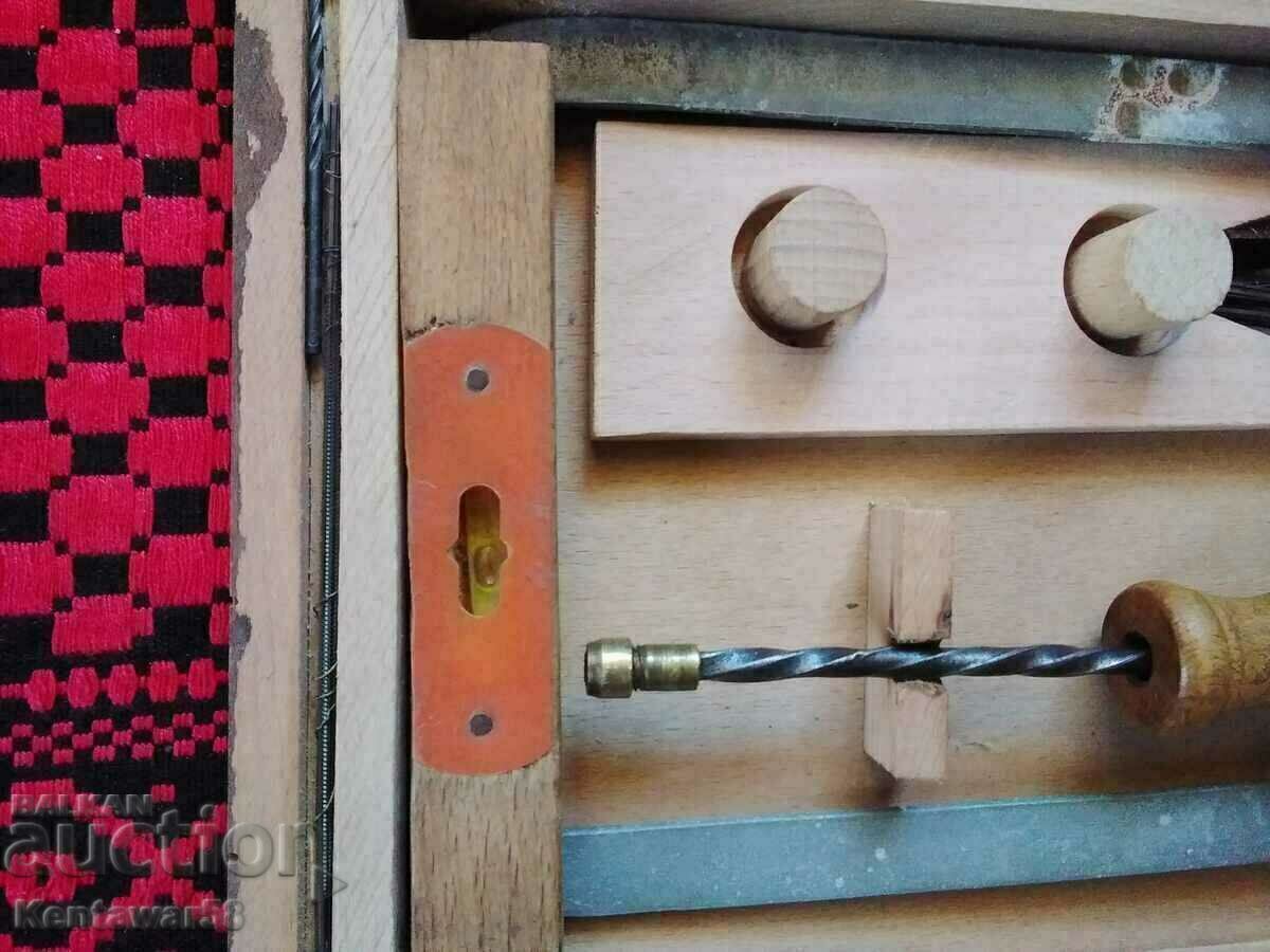 Аукцион Комплект лъкче за резба.