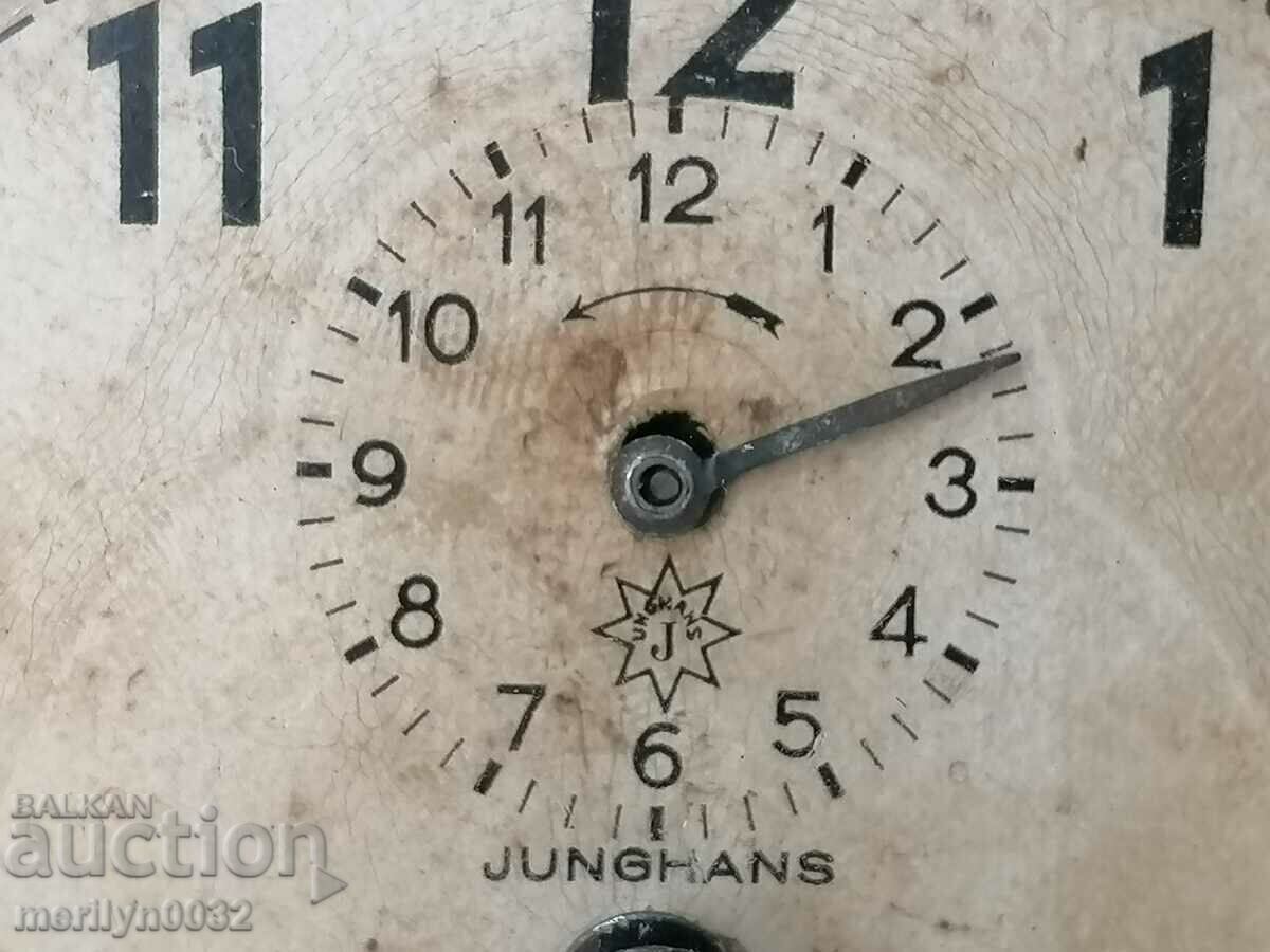 Το επιτραπέζιο ξυπνητήρι Junghans στις αρχές του 20ου αιώνα ΛΕΙΤΟΥΡΓΕΙ με τιμή 69.00 BGN | € 35.28 Το επιτραπέζιο ξυπνητήρι Junghans στις αρχές του 20ου αιώνα ΛΕΙΤΟΥΡΓΕΙ με τιμή 69.00 BGN | € 35.28