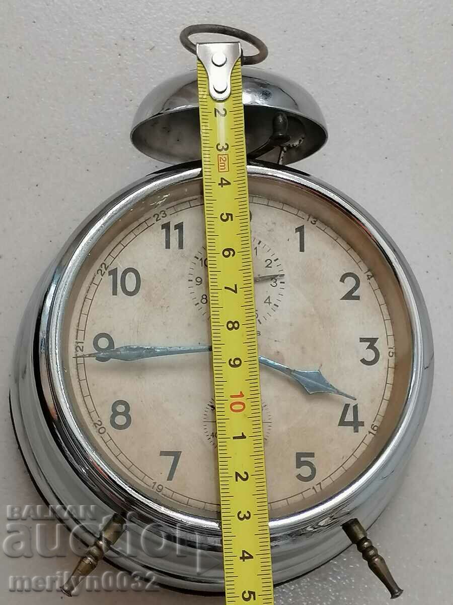 Παράδοση Το επιτραπέζιο ξυπνητήρι Junghans στις αρχές του 20ου αιώνα ΛΕΙΤΟΥΡΓΕΙ Παράδοση Το επιτραπέζιο ξυπνητήρι Junghans στις αρχές του 20ου αιώνα ΛΕΙΤΟΥΡΓΕΙ