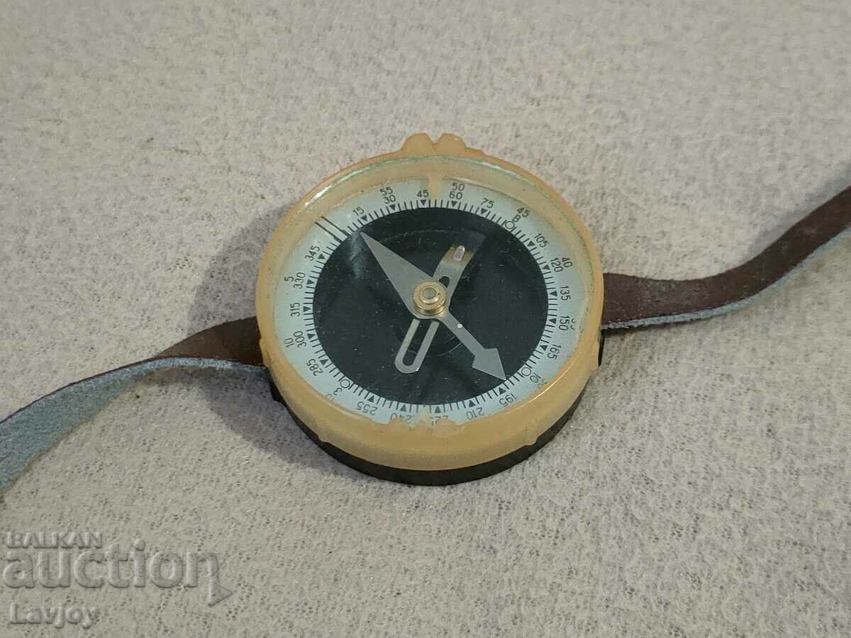Old hand compass **** with price 20.00 BGN | € 10.23 Old hand compass **** with price 20.00 BGN | € 10.23
