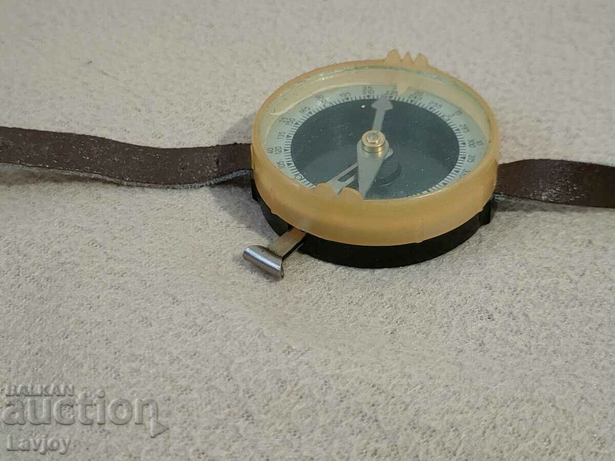 Auction Old hand compass **** Auction Old hand compass ****