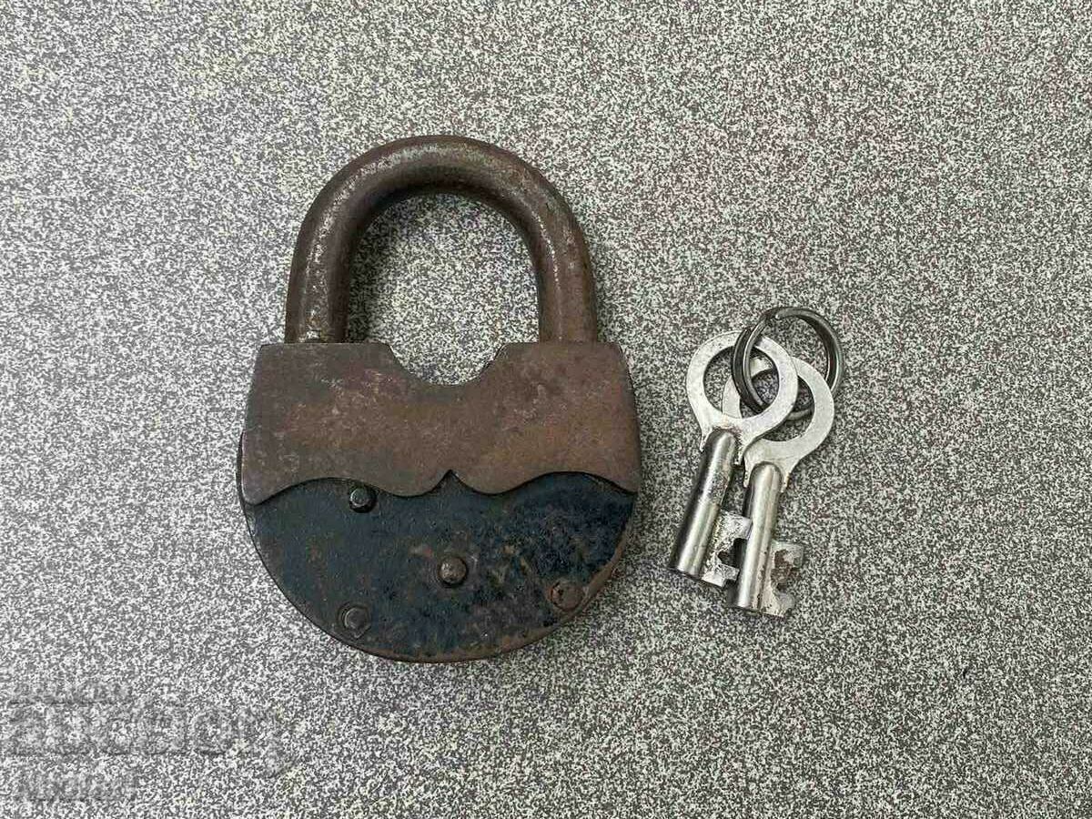 Παλιό Λουκέτο με τιμή 52.00 BGN | € 26.59 Παλιό Λουκέτο με τιμή 52.00 BGN | € 26.59