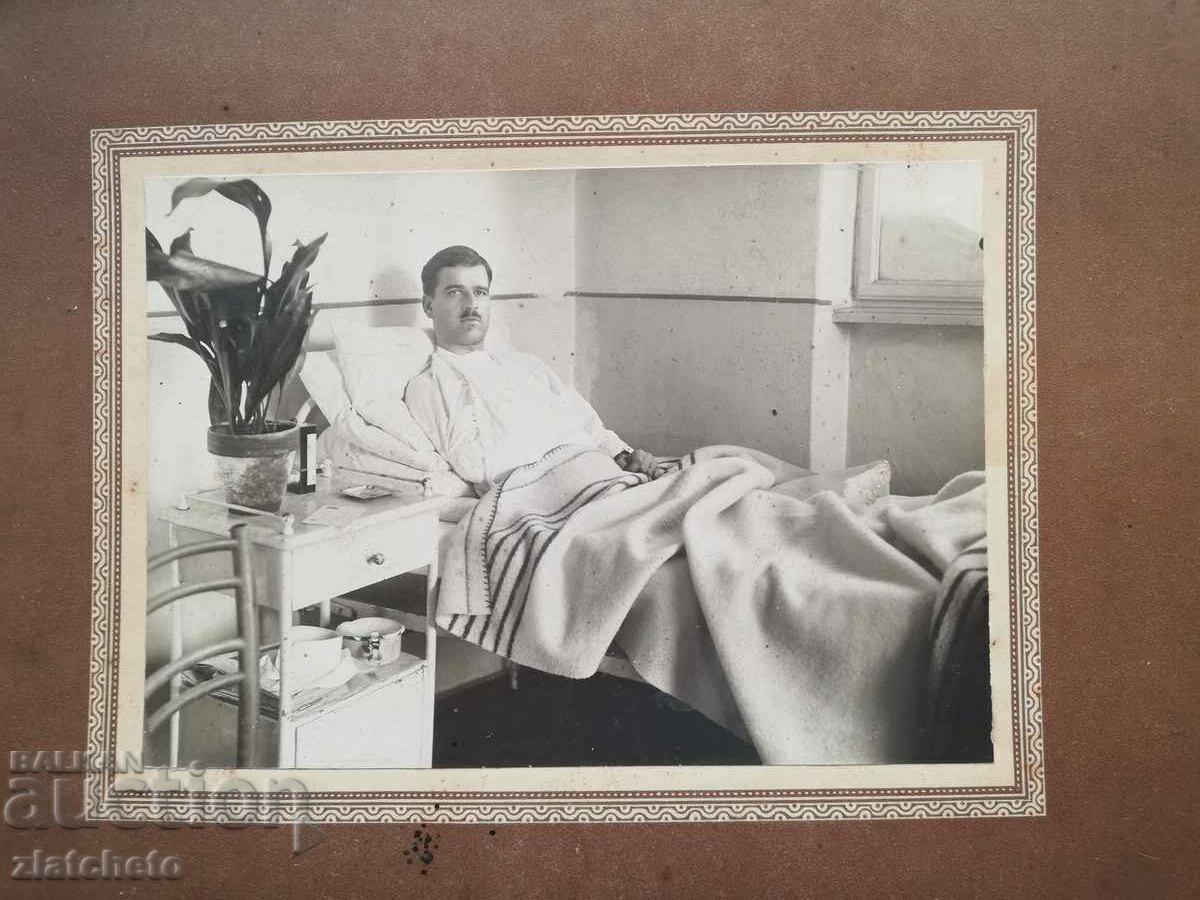 Old cardboard photo - Soldier in PSV hospital with price 40.00 BGN | € 20.45 Old cardboard photo - Soldier in PSV hospital with price 40.00 BGN | € 20.45