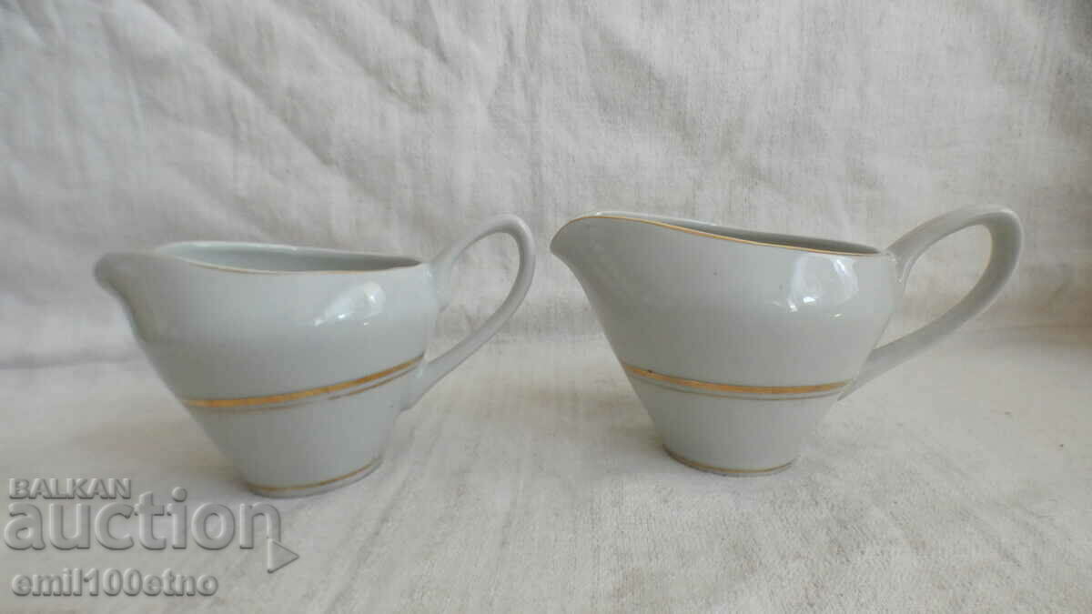 Delivery of Jugs - latieri 2 pieces of old Bulgarian Isis porcelain Delivery of Jugs - latieri 2 pieces of old Bulgarian Isis porcelain