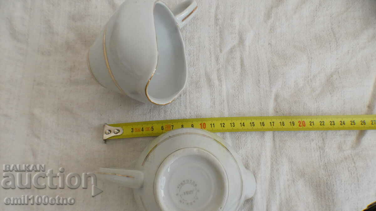 Jugs - latieri 2 pieces of old Bulgarian Isis porcelain - 7 Jugs - latieri 2 pieces of old Bulgarian Isis porcelain - 7
