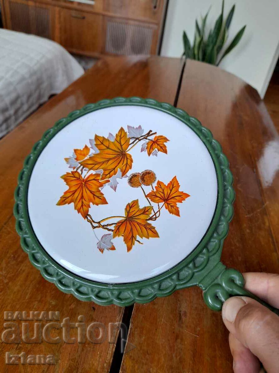 Δημοπρασία Παλιά σχάρα για ζεστά αντικείμενα Δημοπρασία Παλιά σχάρα για ζεστά αντικείμενα